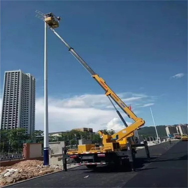 西华维修路灯的曲臂升降车出租