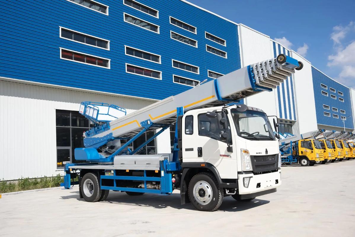 西华出租云梯车高空作业车 建筑垃圾搬运